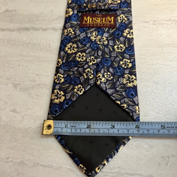 The Museum Company blue & cream yellow classic silk tie - Picture 7 of 7